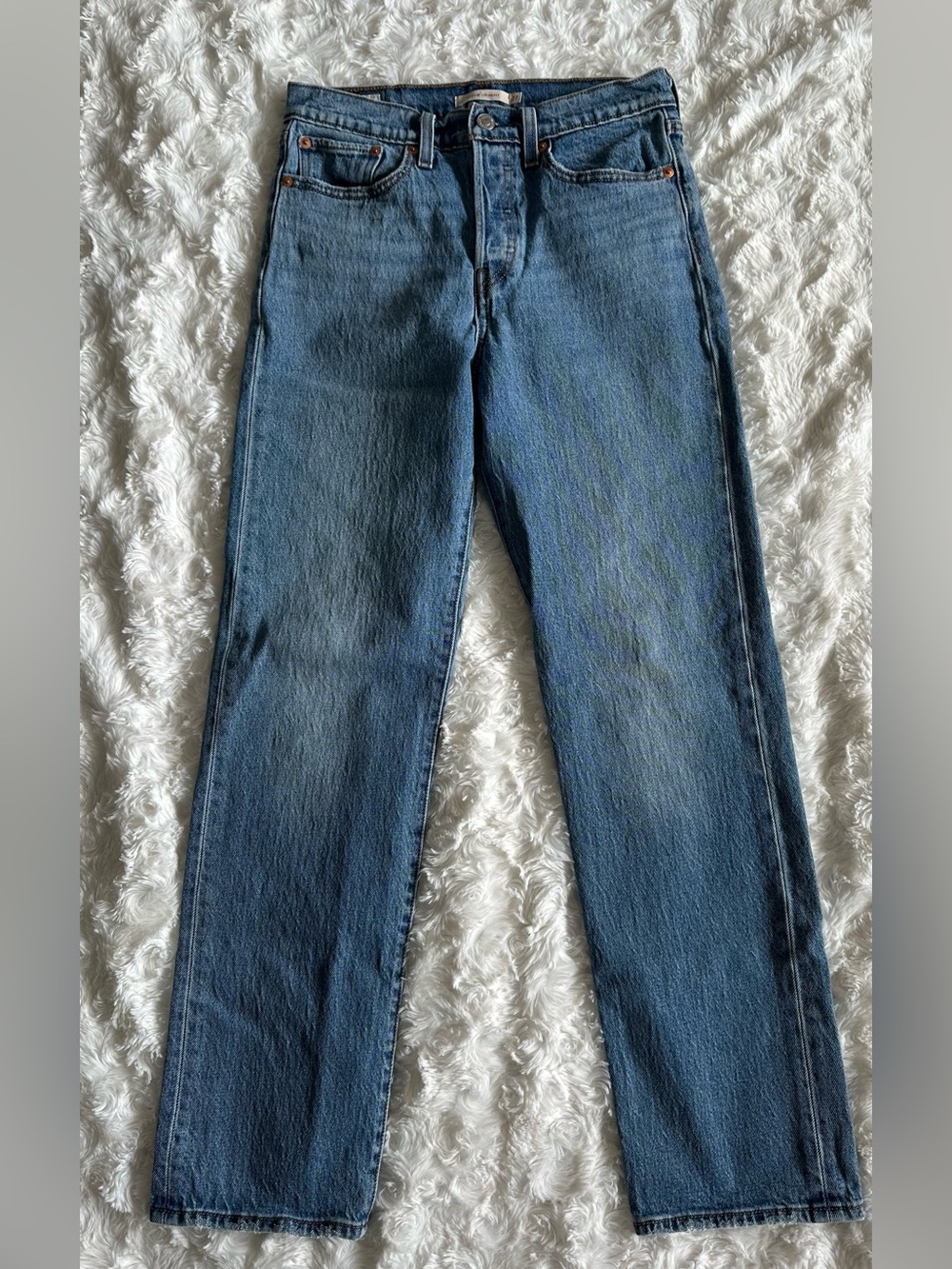 Levi's Wedgie Straight Jeans in Medium Blue Wash